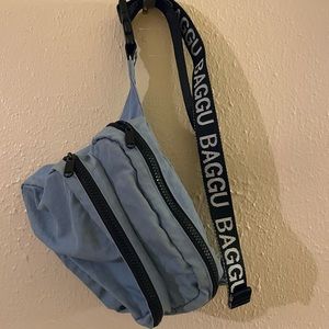 Baggu first generation fanny pack in cornflower